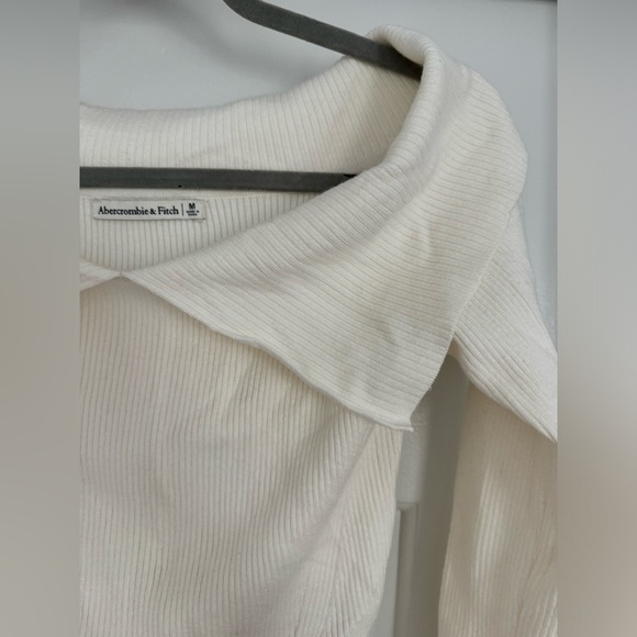 Abercrombie & Fitch Off-The-Shoulder Slim Sweater - Picture 4 of 6